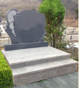 九龙区走马金银山公墓墓型展示